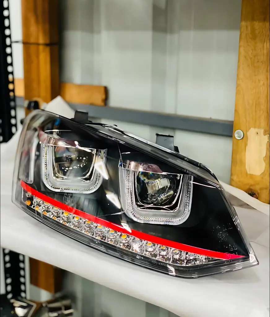 Polo Double U headlight white